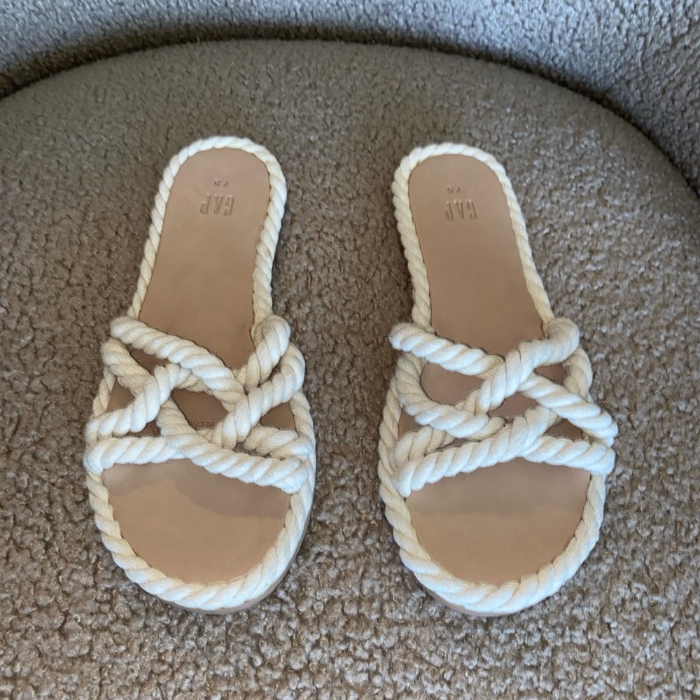Gap women’s rope sandals 7.5 BNWOT